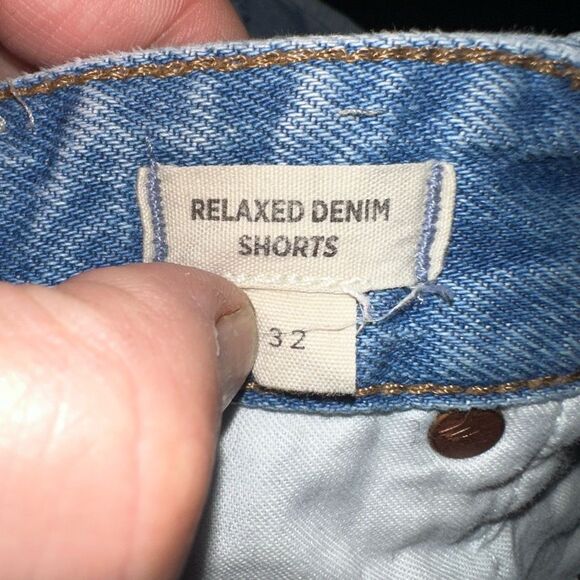 Madewell distressed 32 relaxed denim sustainable shorts - Picture 3 of 3
